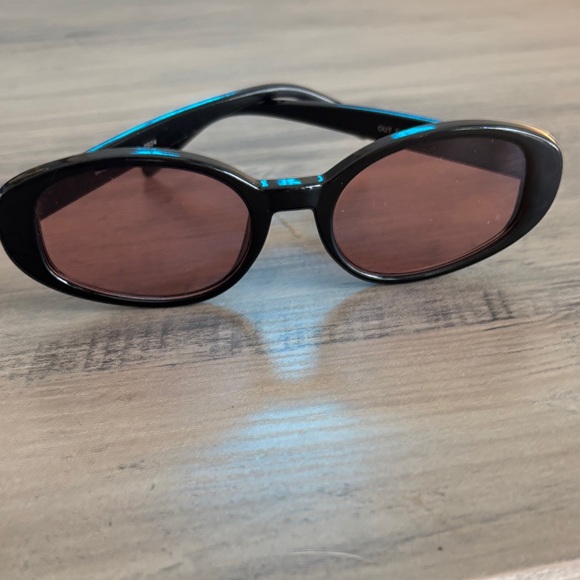 Vans Black and Pink  Sunglasses retro shaped sunglasses - Picture 1 of 7
